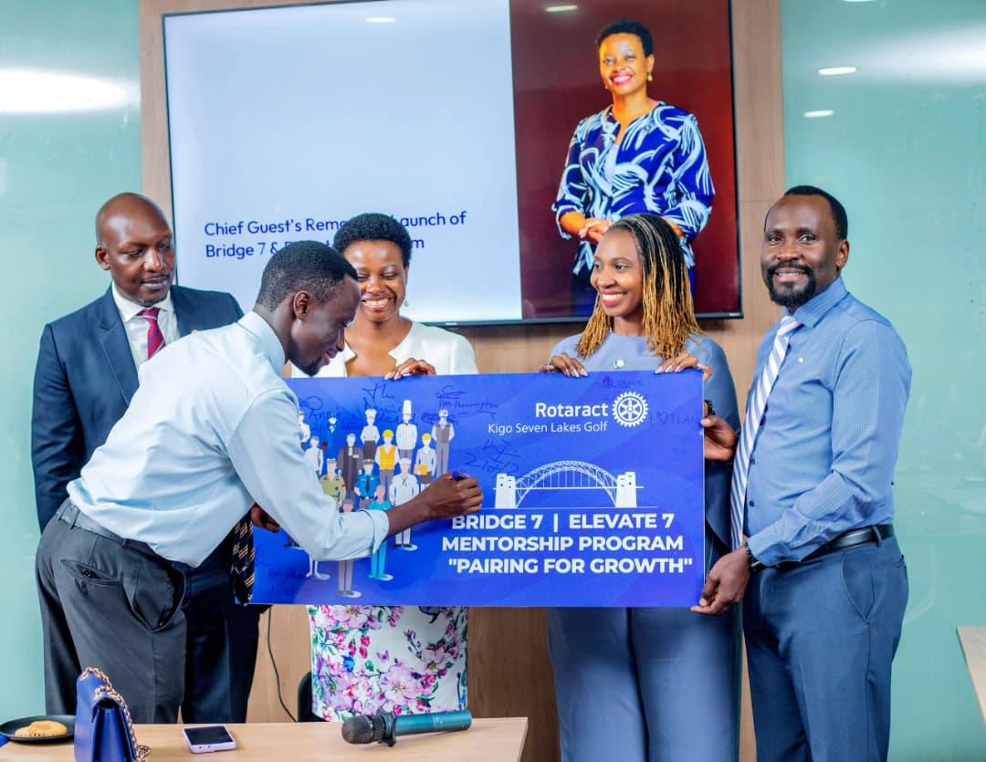 f2db7c84-63ed-4ae6-a6a7-b7e421186019